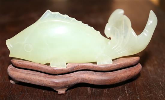 A carved jade model of a carp(-)
